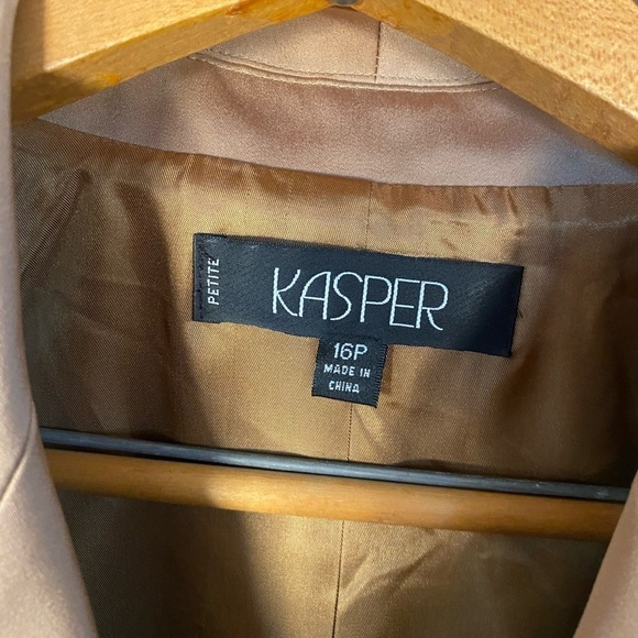 NWT Beautiful Kasper Tan Embroidered Bedazzled Women's Suit Jacket Blazer - Picture 4 of 9